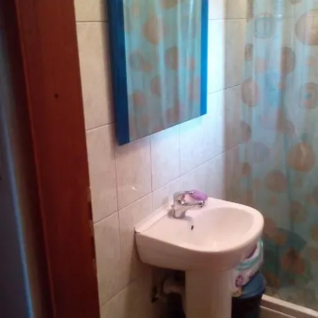 דירה Adi Apartman *