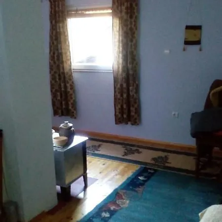 דירה Adi Apartman *